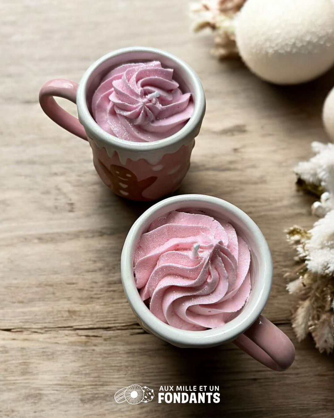 Bougie mug pain d'épices rose